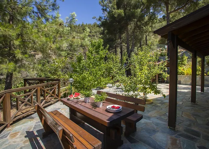 בקתה Ricky Near Troodos Spilia