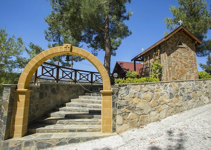 Ricky Near Troodos בקתה Spilia