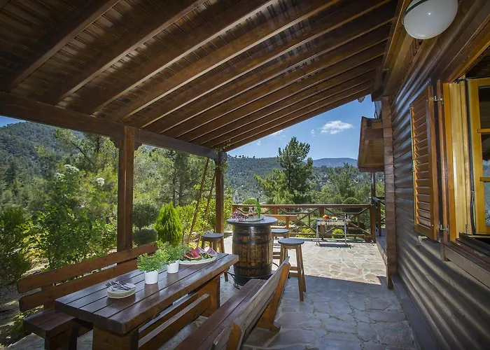 Ricky Near Troodos בקתה Spilia