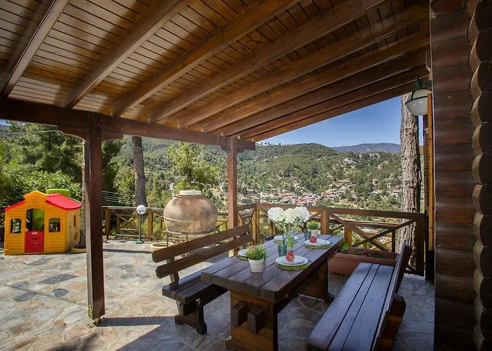 Ricky Near Troodos בקתה Spilia