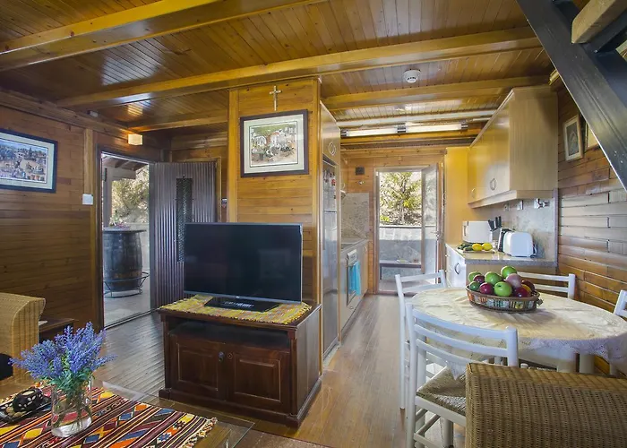 בקתה Ricky Near Troodos