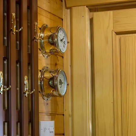 シャレー Ricky Near Troodos