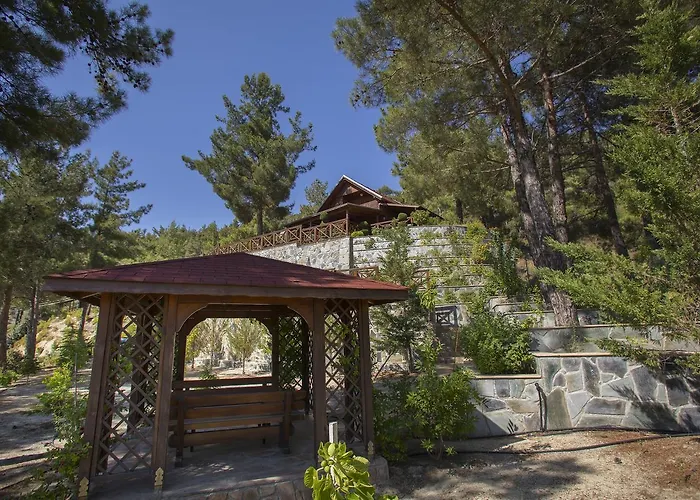 シャレー Ricky Near Troodos